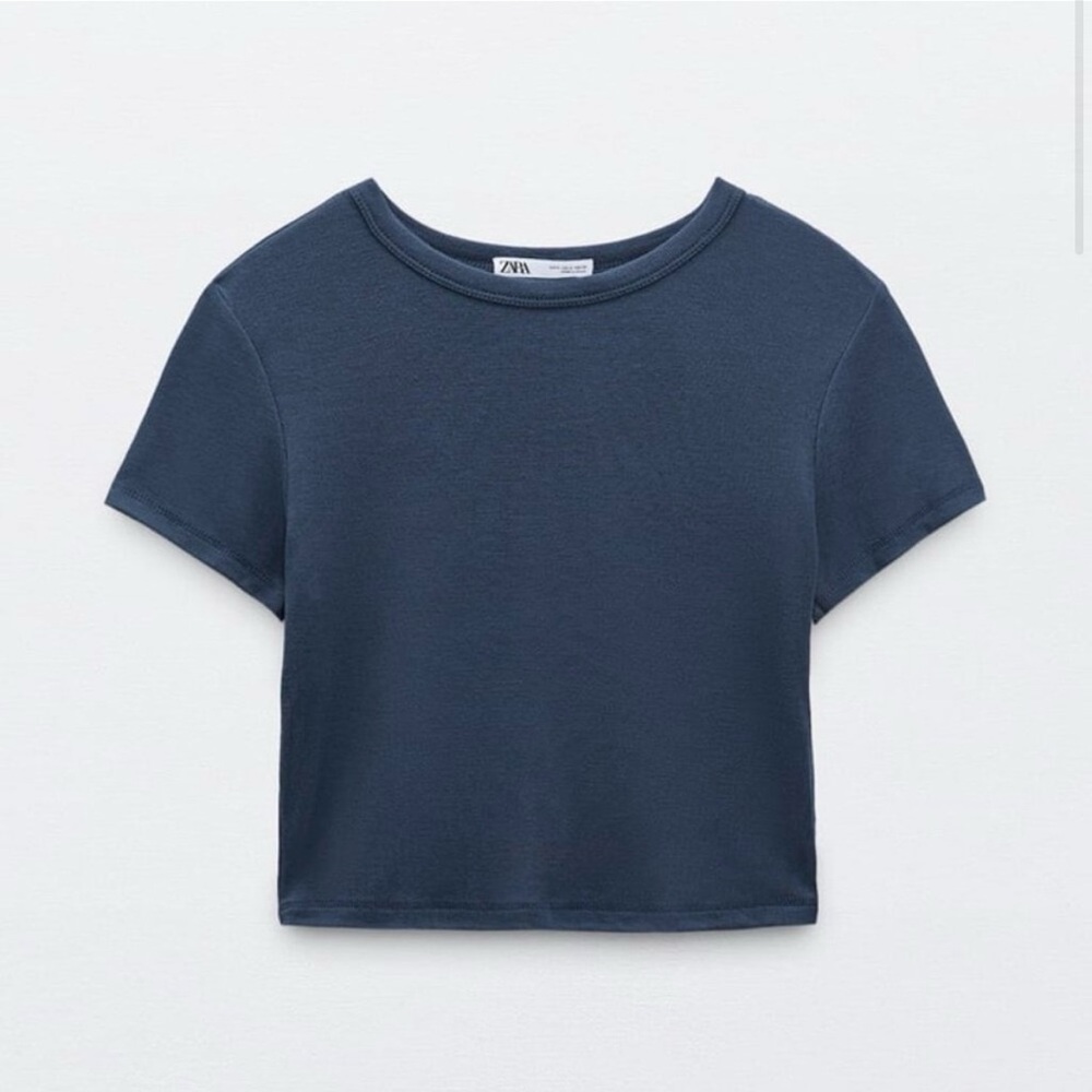 Zara Women's Navy Blue Cropped Short Sleeve Stretchy T-Shirt Size Medium